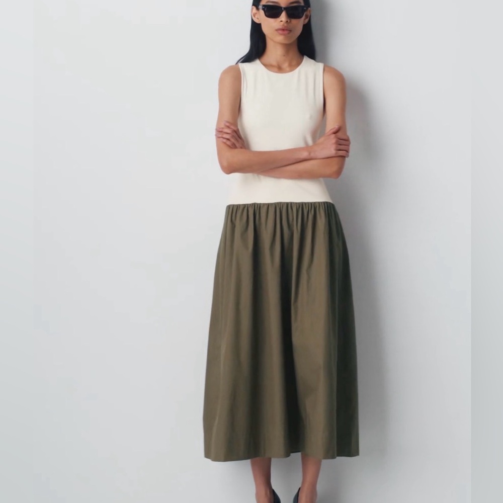 Aritzia Babaton Wordly Poplin Midi Dress